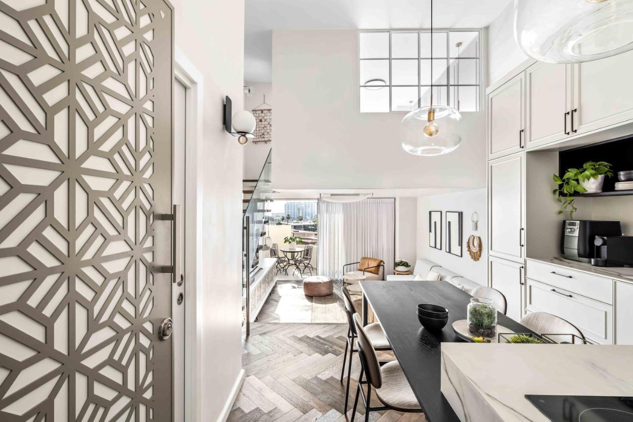 Elegant Duplex With Parking By Beachfront Stay Herzliya Экстерьер фото