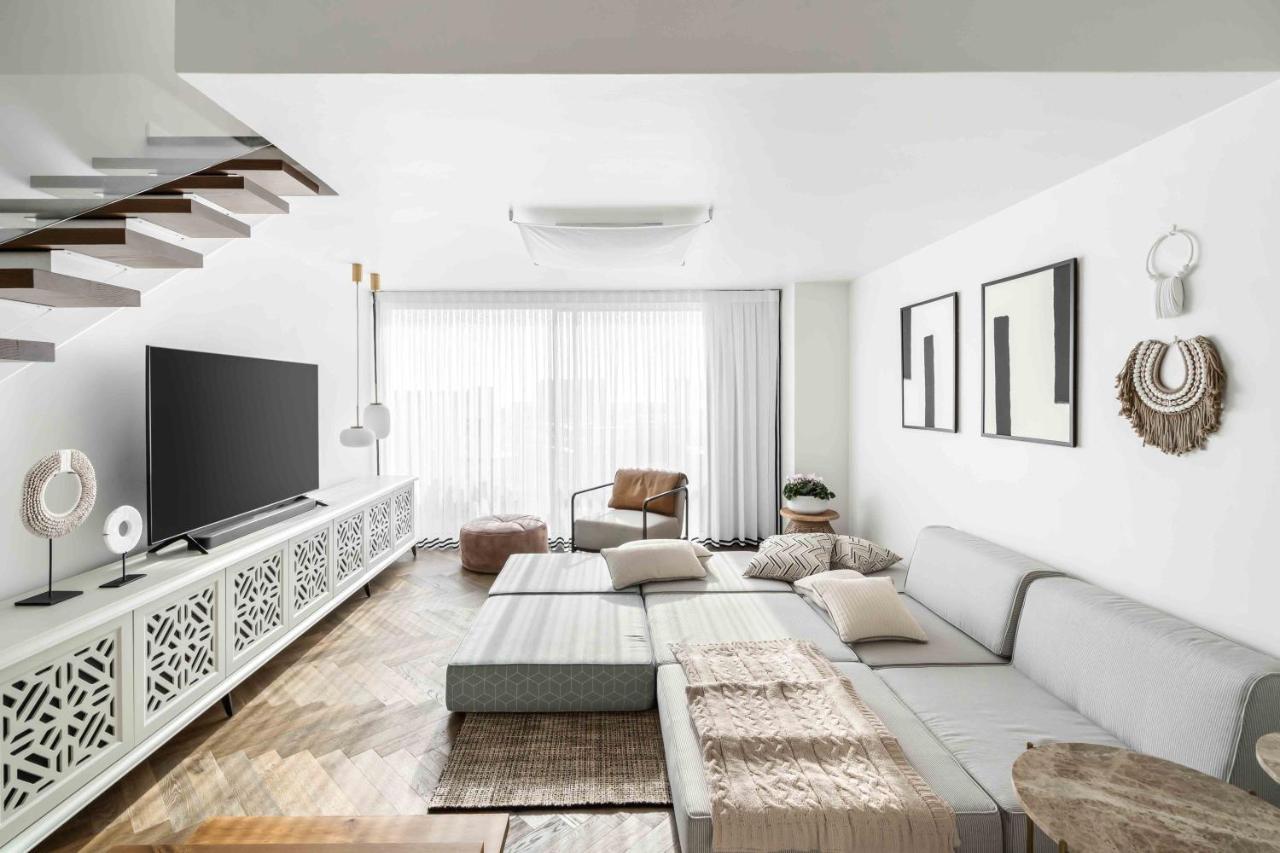 Elegant Duplex With Parking By Beachfront Stay Herzliya Экстерьер фото