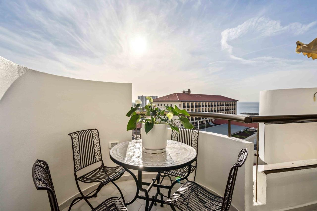 Elegant Duplex With Parking By Beachfront Stay Herzliya Экстерьер фото